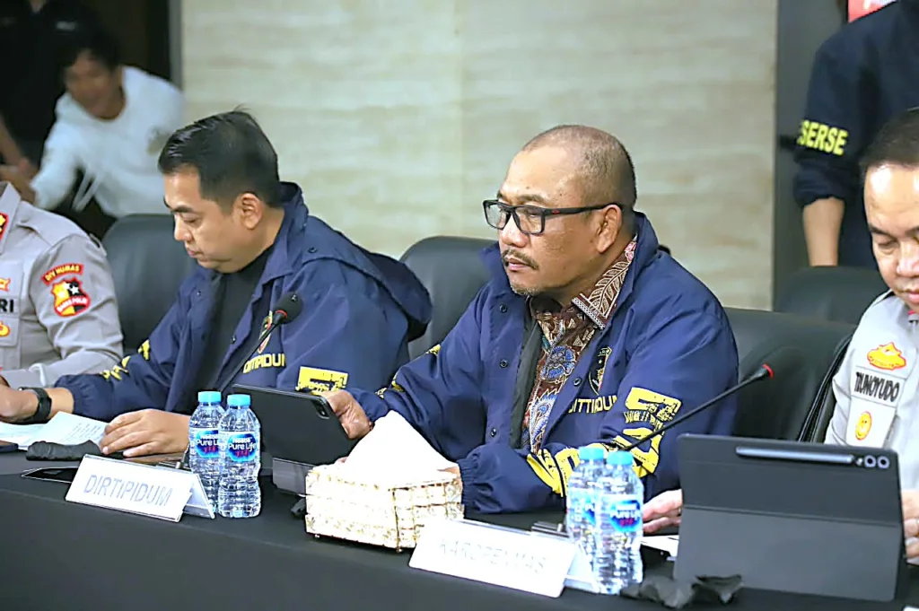 Foto: Divisi Humas Polri (Bareskrim Polri saat mengungkap dugaan tindak pidana perjudian di wilayab Sukoharjo Jawa Tengah, Kamis (27/8/2026) kemarin.)