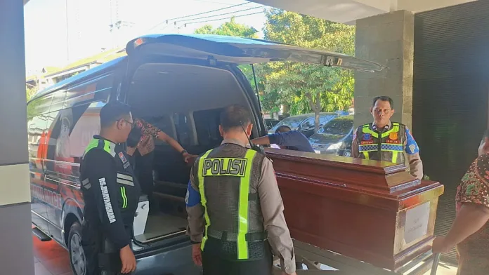 DVI Polda Jatim: Lima Korban KM Mutiara Sentosa II Berhasil Diidentifikasi dan Diserahkan ke Keluarga