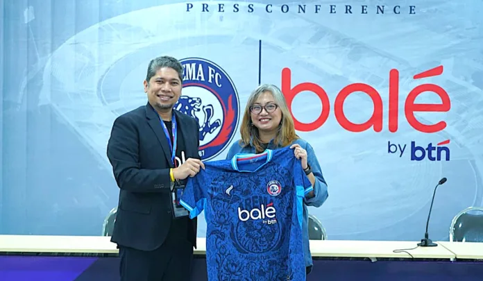 Foto: Arema FC (CBO Arema FC Irma Prianti bersama jajarannya didampingi perwakilan dari BTN saat menggelar press conference di Stadion Kanjuruhan Kepanjen Kabupaten Malang, Sabtu (22/8/2026) siang.