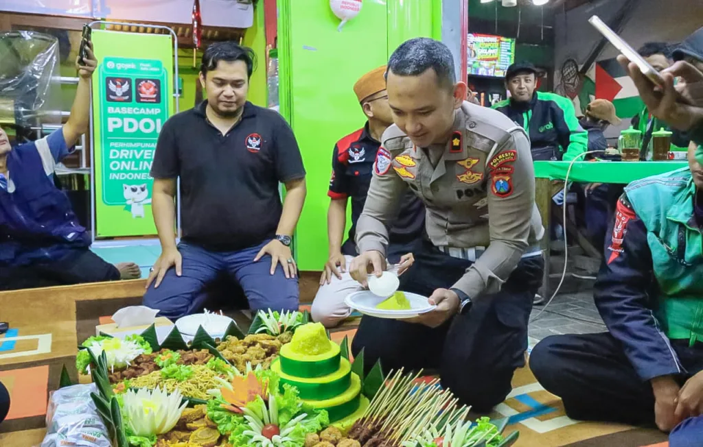 Kompol Rio menambahkan, sinergi dengan komunitas ojol diharapkan terus berkembang melalui komunikasi dan kegiatan bersama