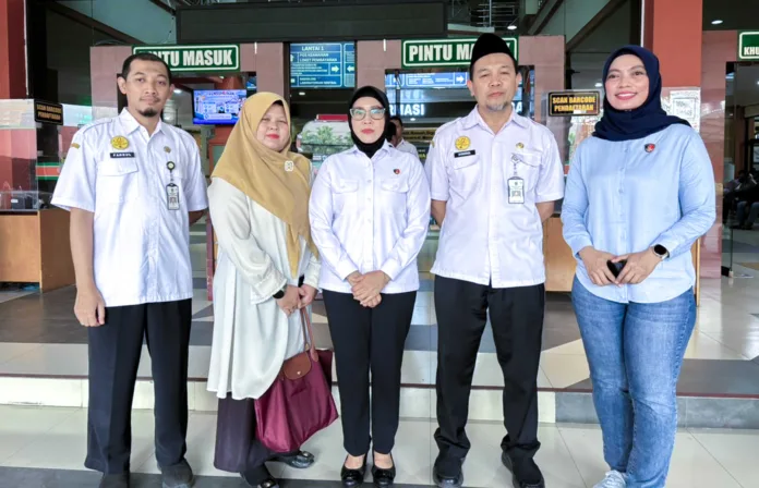 Foto: Istimewa (Kunjungan Dirreskrim PPA/PPO Polda Jatim Kombes Ganis didampingi Kanit PPA Iptu Khusnul dan jajaram Dinsos Provinsi Jatim dan Kota Malang di RSSA Malang, Rabu (2/9/2026) siang.)