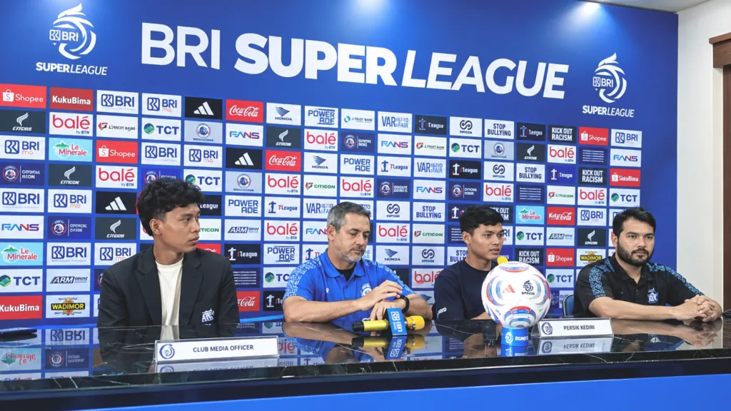 Derbi Jatim Arema FC vs Persik Kediri, Marcos Santos Waspadai Ball Possession dan Serangan Balik