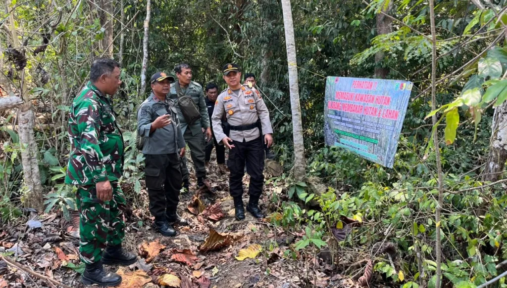 Cegah Kebakaran Akibat Human Eror, Tim Gabungan Forpimcam Bantur Gencarkan Deteksi Dini Karhutla, Sisir Area BKPH Sengguruh