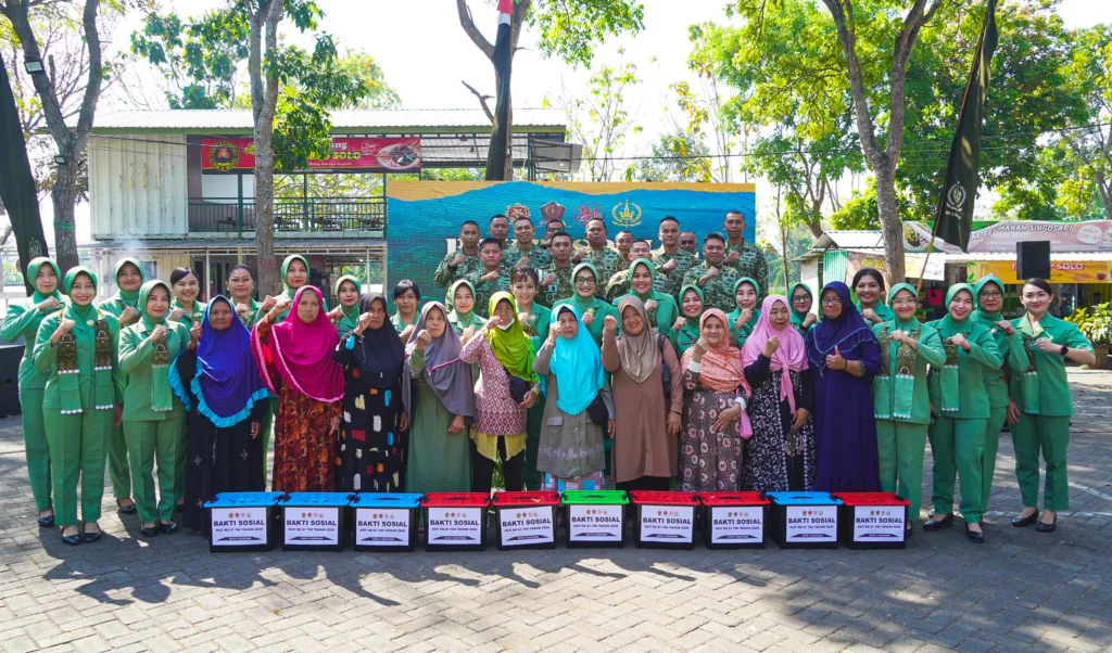 Divif 2 Kostrad dalam membawa semangat HUT ke-81 TNI bertema “TNI Kuat Bersama Rakyat, Indonesia Berdaulat, Adil dan Makmur”.
